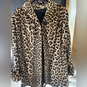 Real fur in very good condition. Sports, casual and warm. It’s worth to collect.